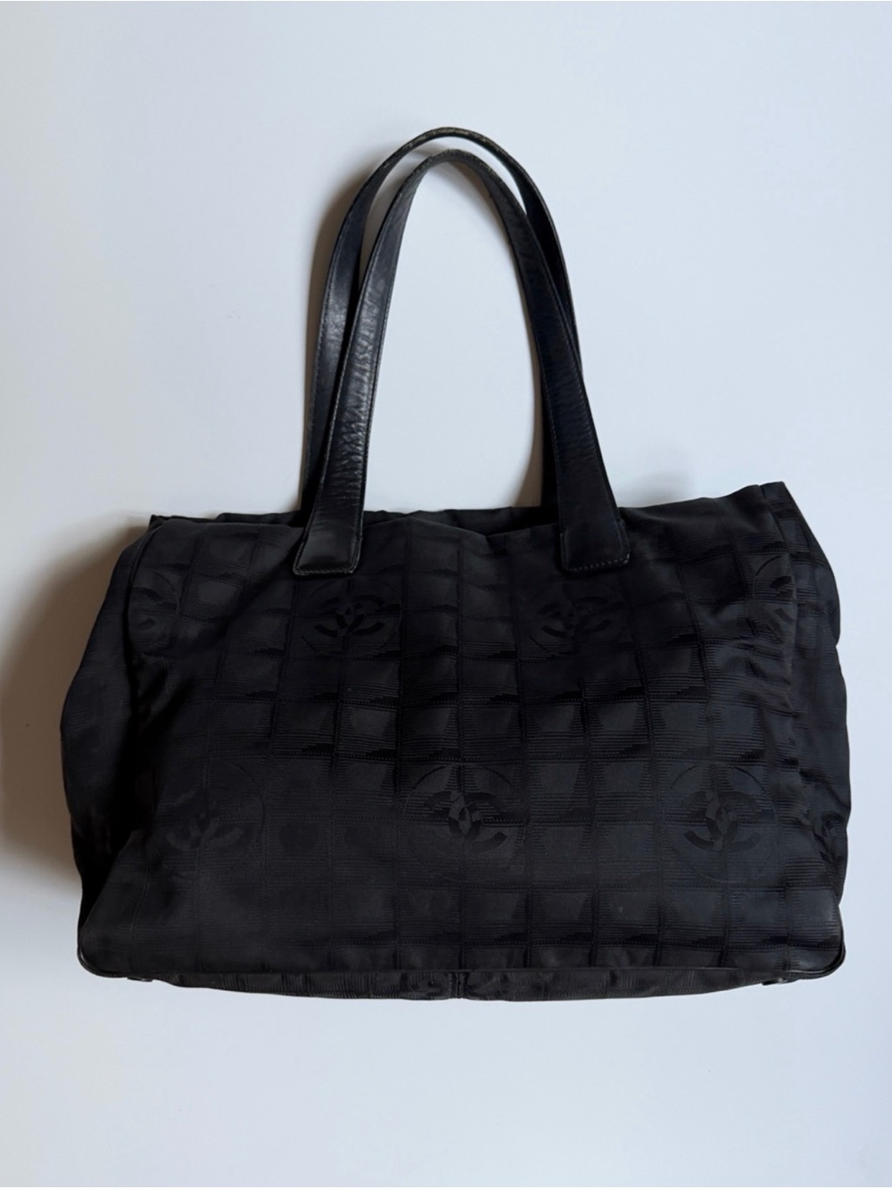 CHANEL: TRAVEL LIGNE TOTE BAG
2003